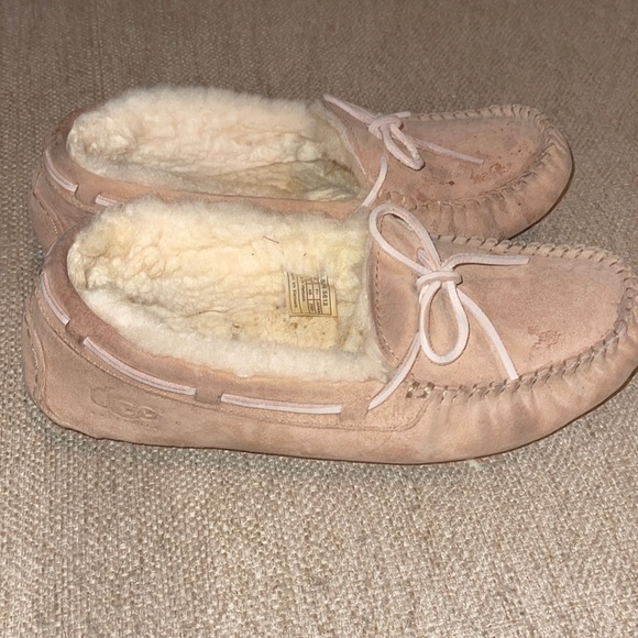 UGG Shoes - UGG Sherpa Slippers Tan Suede - size 9